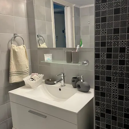 Apartment Loutraki *